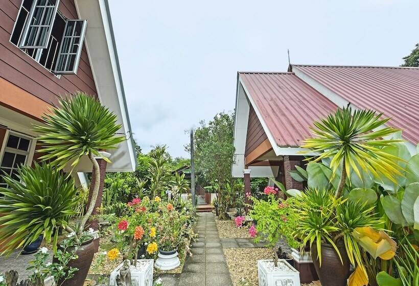 בית מלון כפרי Oyo 90642 Twin Mutiara Chalet & Homestay