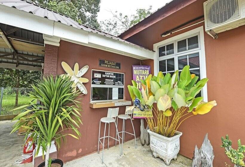 בית מלון כפרי Oyo 90642 Twin Mutiara Chalet & Homestay