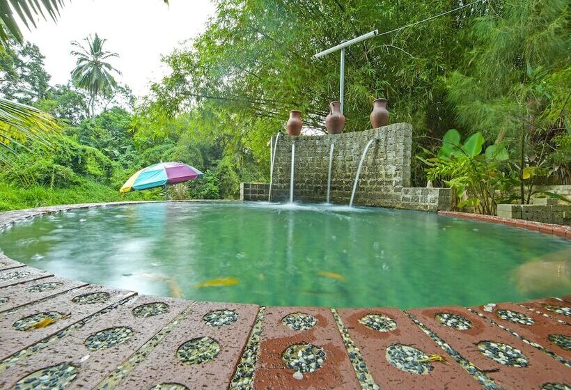 בית מלון כפרי Oyo 90642 Twin Mutiara Chalet & Homestay