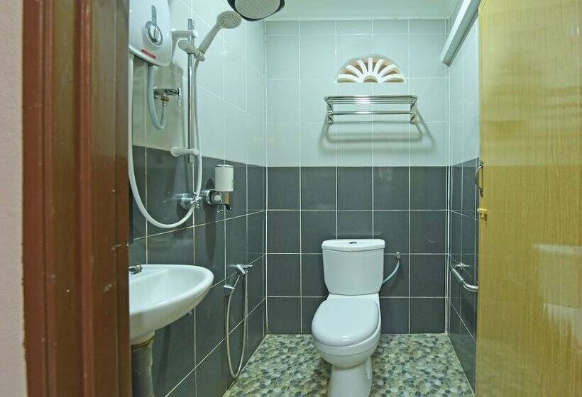 בית מלון כפרי Oyo 90642 Twin Mutiara Chalet & Homestay