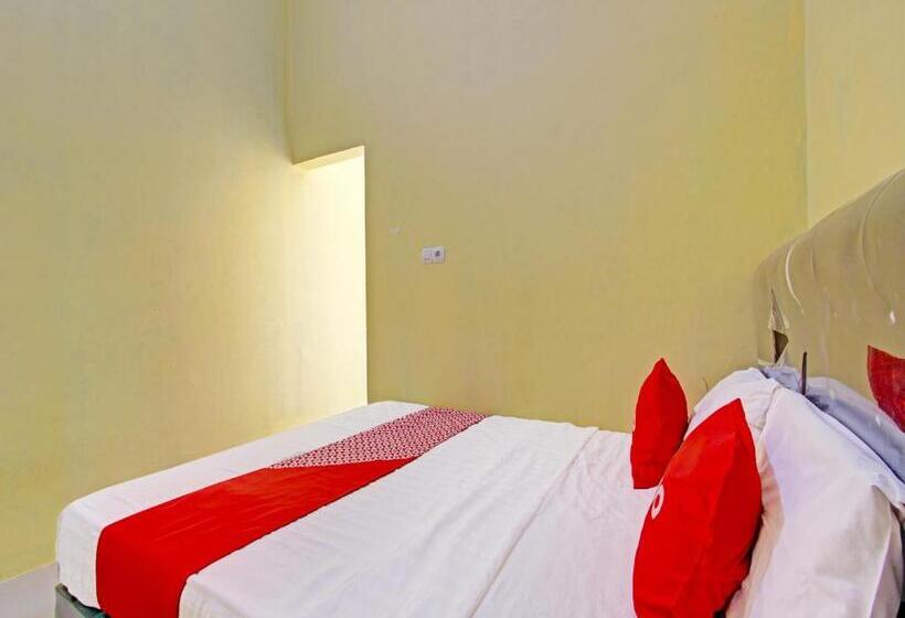 Отель Oyo 91818 Papaya Kos