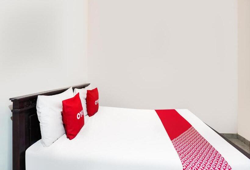 호텔 Tutus Homestay Syariah Redpartner