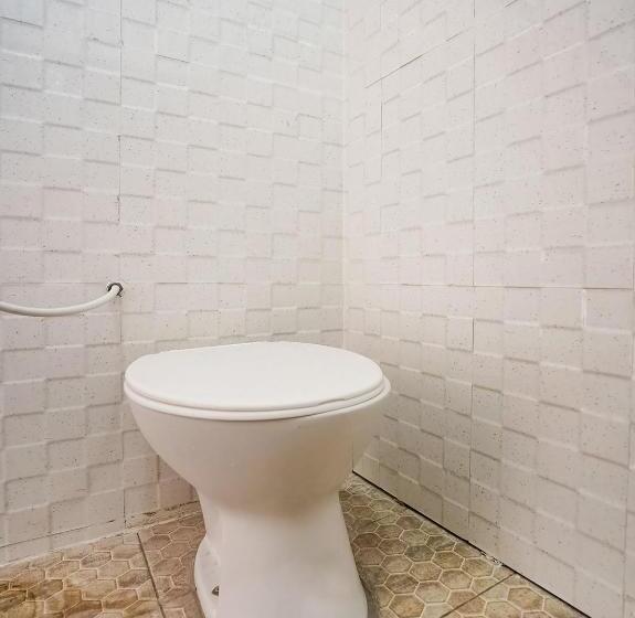 호텔 Tutus Homestay Syariah Redpartner