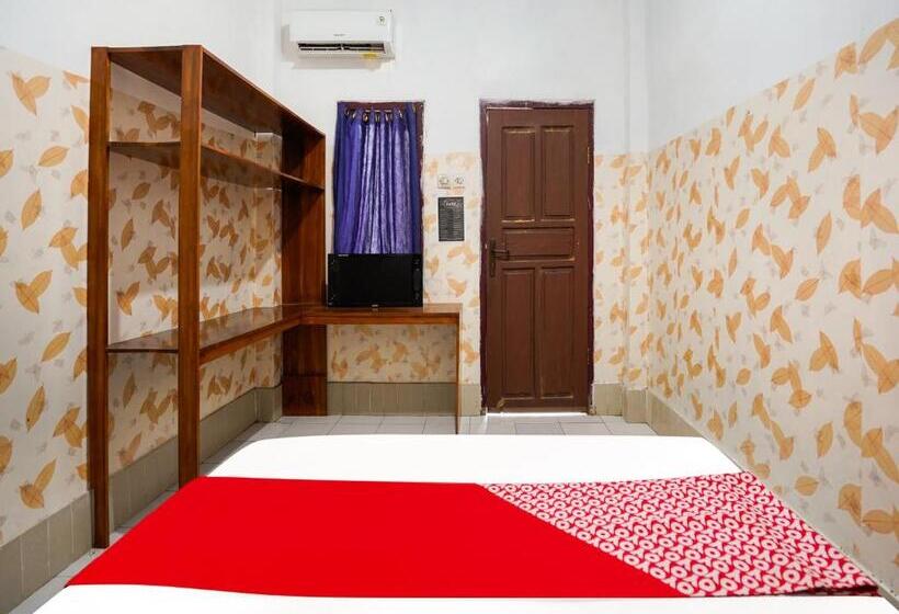 호텔 Tutus Homestay Syariah Redpartner