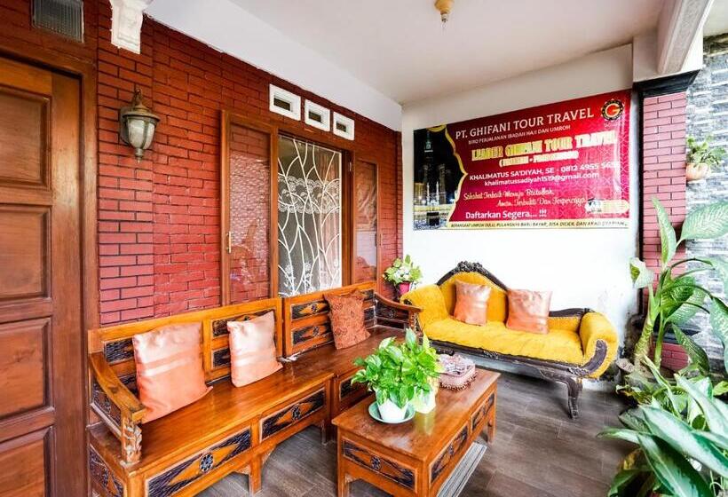 호텔 Tutus Homestay Syariah Redpartner