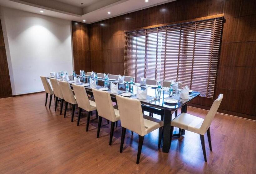 هتل Ratnamouli Palace