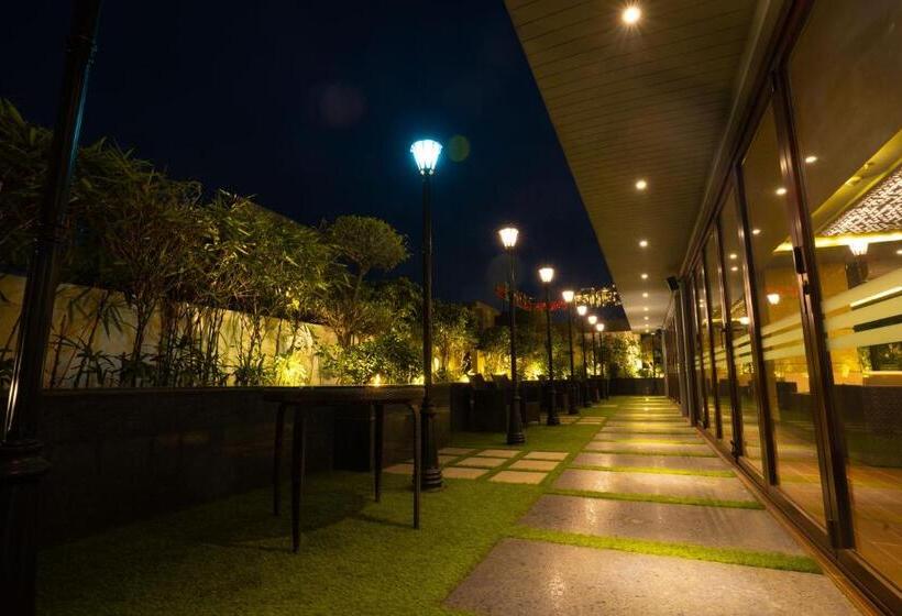 هتل Ratnamouli Palace