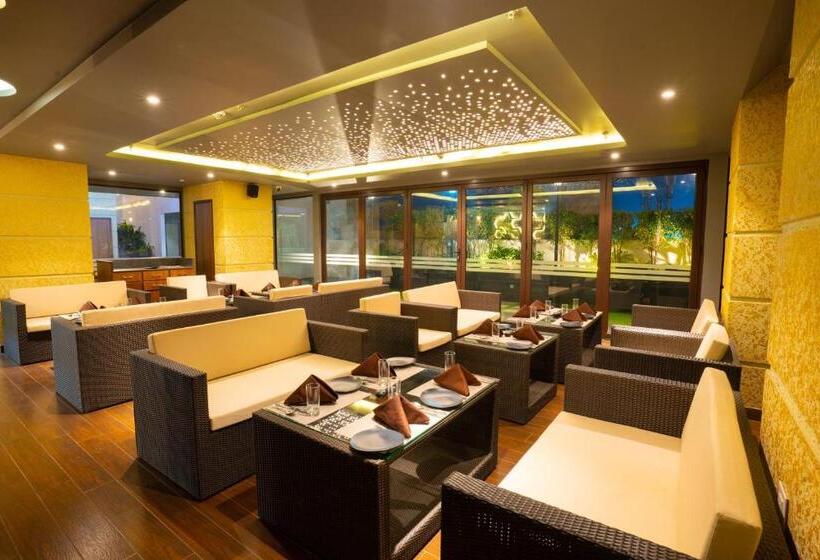 هتل Ratnamouli Palace