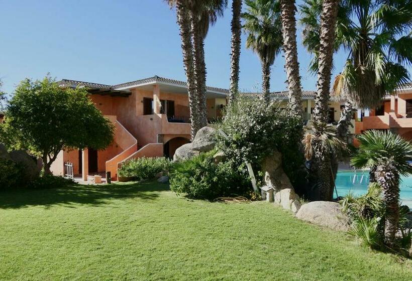 Residence Con Piscina A Palau, A Soli 150 Mt. Dal Mare