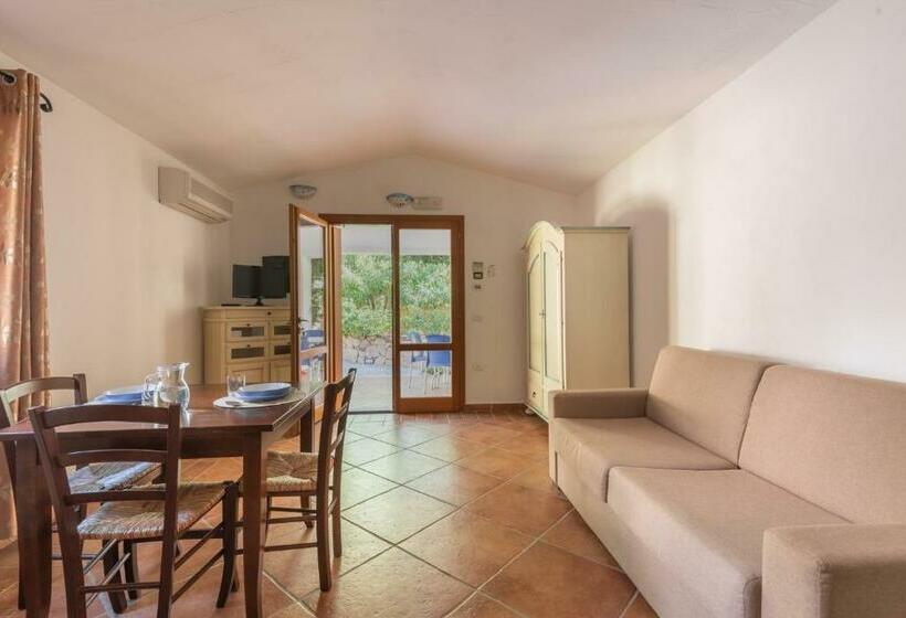 Residence Con Piscina A Tanaunella A 1500 M Dal Mare