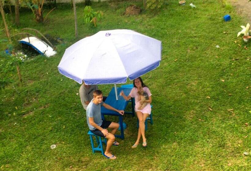 住宿加早餐  Blue Waves Madiha