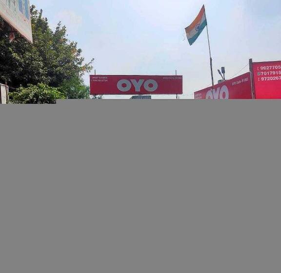 호텔 Oyo 70136 Vrinda Inn