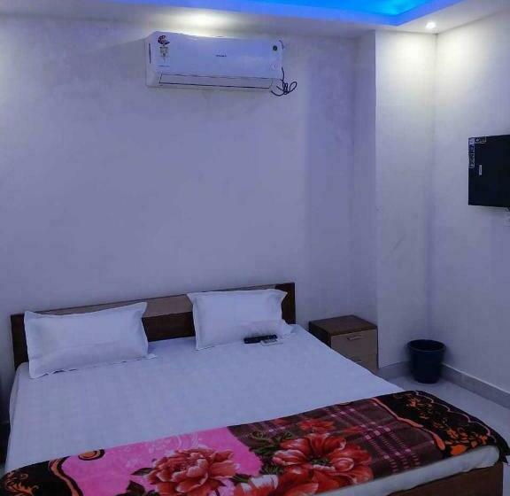 Отель Oyo 70194  King