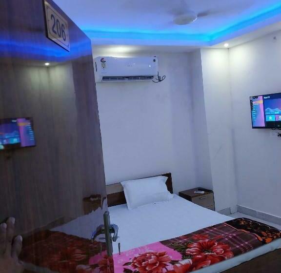 Отель Oyo 70194  King