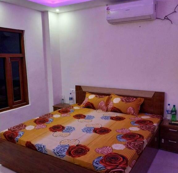 Отель Oyo 70194  King