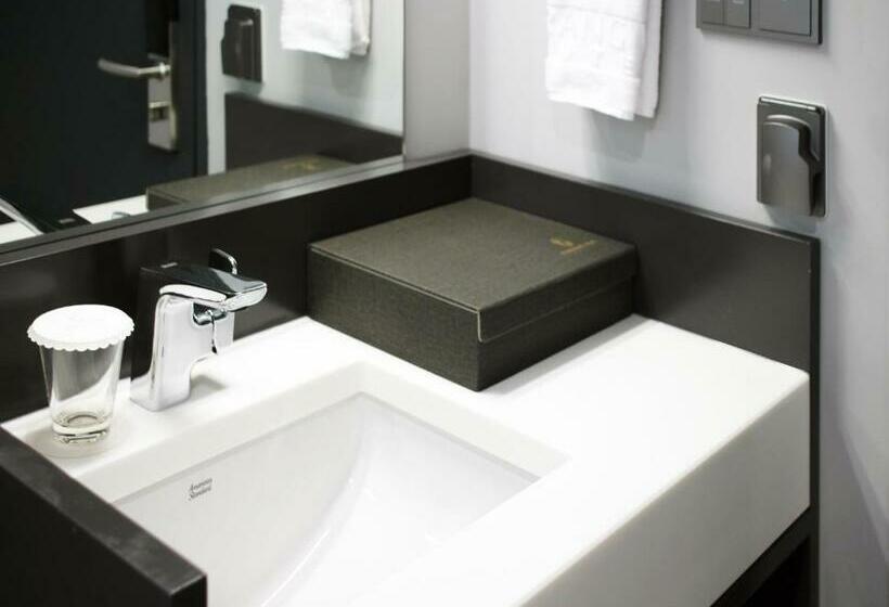 בית מלון כפרי Parangvue