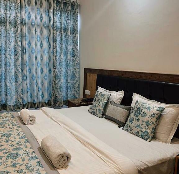 호텔 Zikzik Holidays