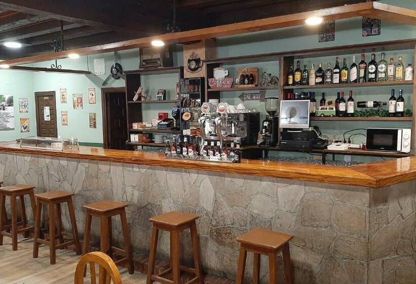 פנסיון Hostal Rio Duero