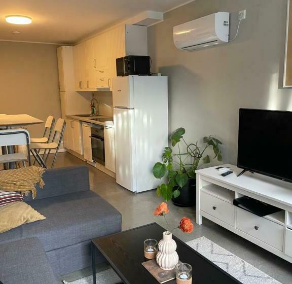 Пансион Ny Hybel Leilighet Med Eget Bad Og Egen Inngang