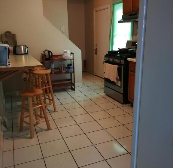 هاستل 320 Happy Home