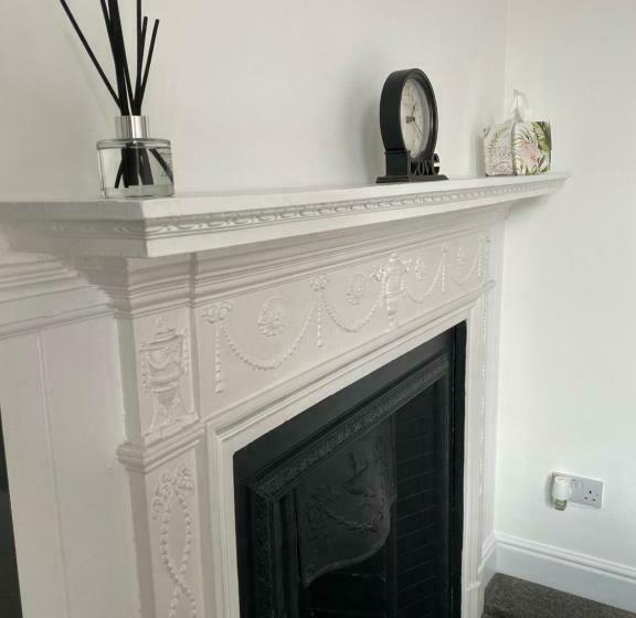 הוסטל Ship Inn Ltd