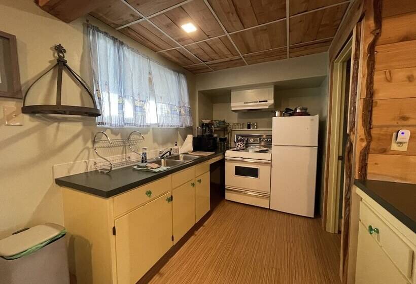 Bayshore Rv Park & Guest Suites