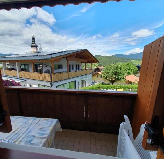 ベッドアンドブレックファースト Garni Lantschner