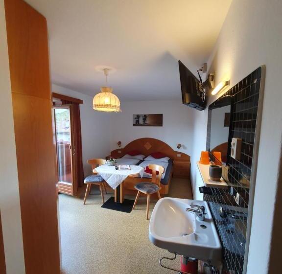 住宿加早餐  Garni Lantschner