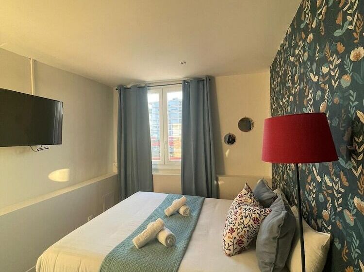 Отель Clair De Lune