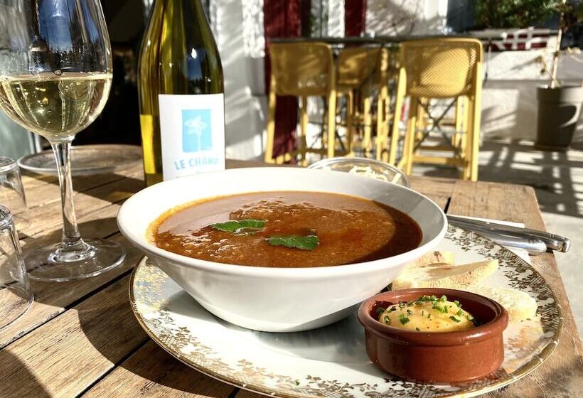 Отель Clair De Lune