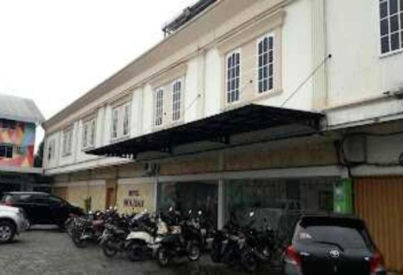 فندق Express O 91674 Penginapan Bm Prima
