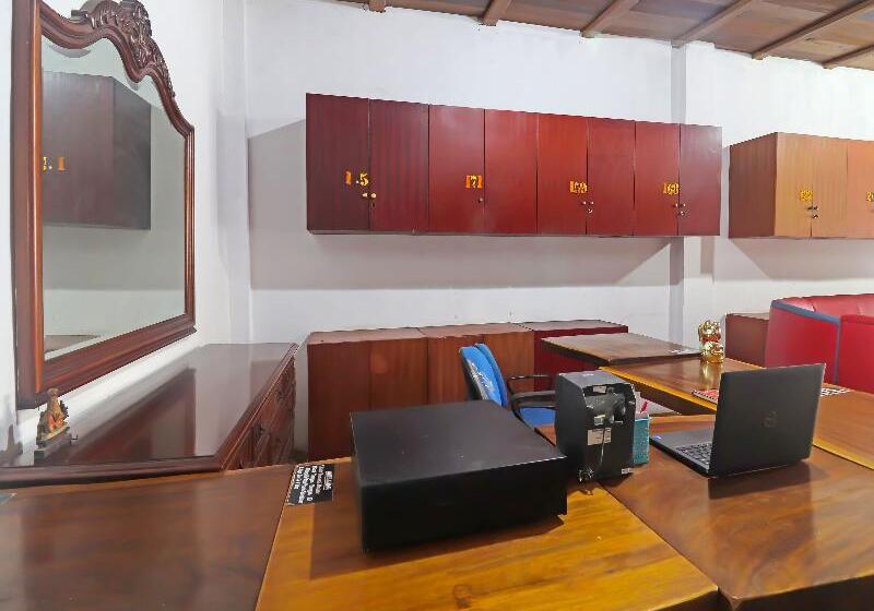 호텔 Oyo 91807 Kemalasari Guesthouse