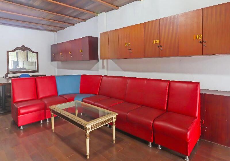 호텔 Oyo 91807 Kemalasari Guesthouse