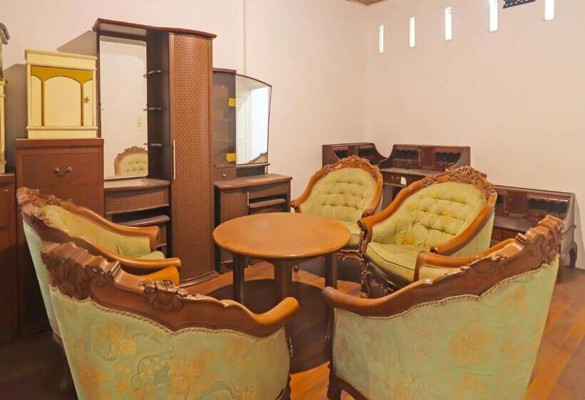 호텔 Oyo 91807 Kemalasari Guesthouse