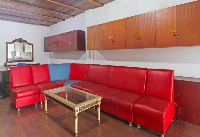 호텔 Oyo 91807 Kemalasari Guesthouse