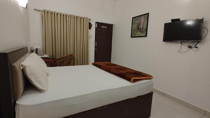 פנסיון Athirapilly On The Rocks