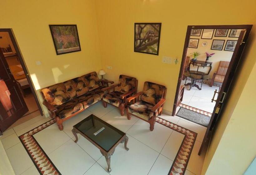 פנסיון Athirapilly On The Rocks