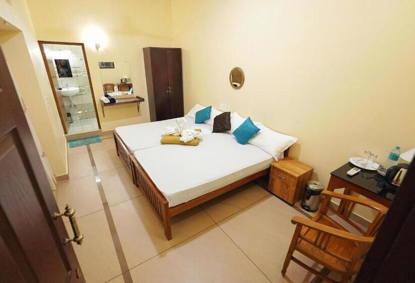 פנסיון Athirapilly On The Rocks