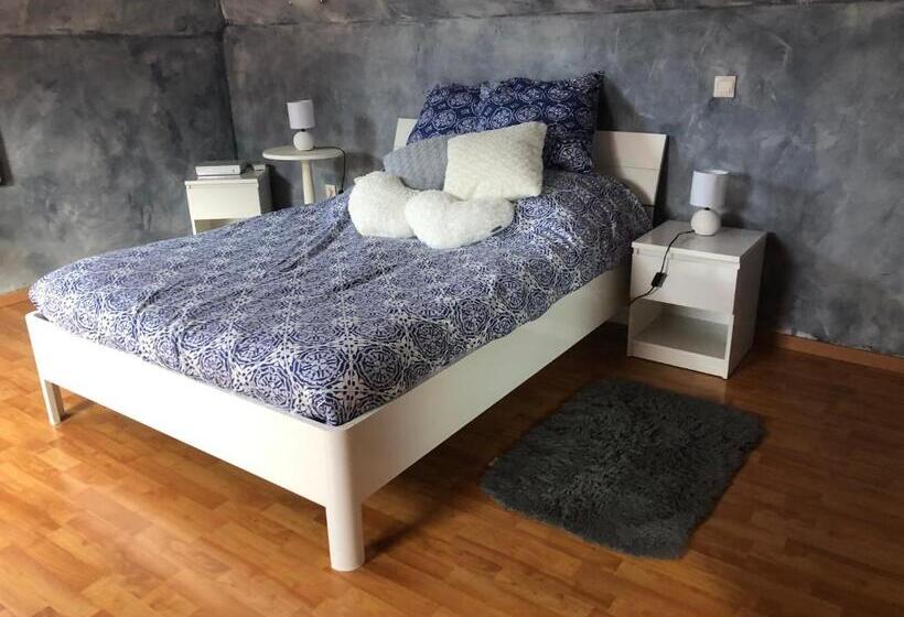 ペンション Maison D’hôtes Au Pied Du Château