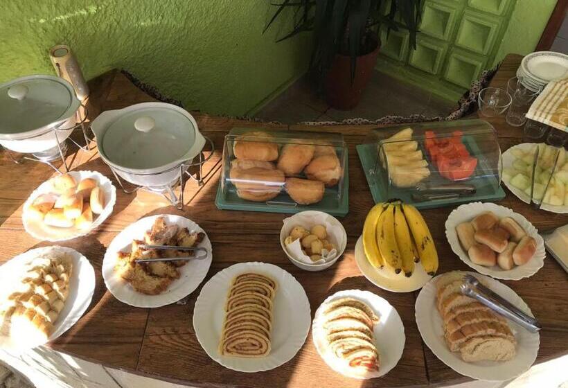 פנסיון Thematic Pousada