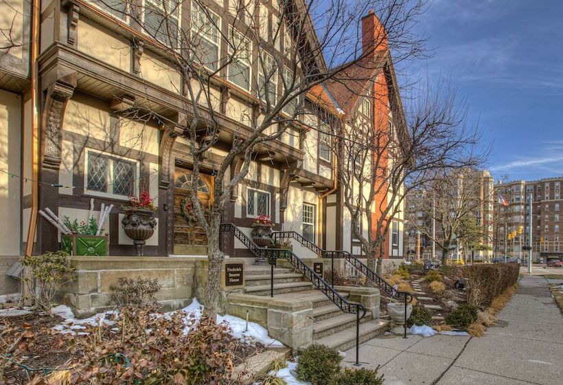 住宿加早餐  Frederick Stearns House Historic Inn