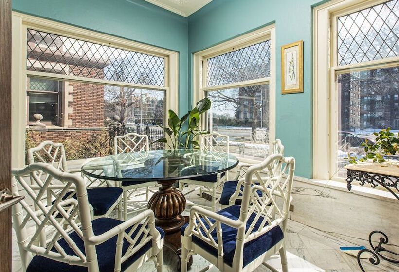 住宿加早餐  Frederick Stearns House Historic Inn