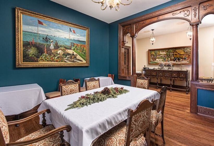 住宿加早餐  Frederick Stearns House Historic Inn