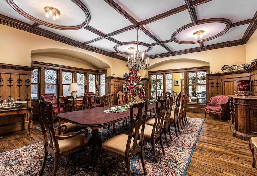 住宿加早餐  Frederick Stearns House Historic Inn