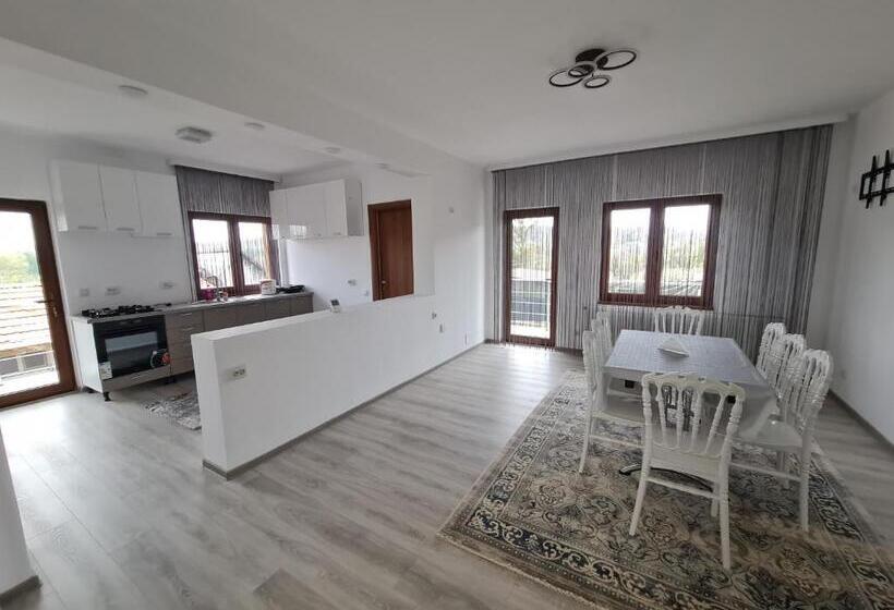 בית מלון כפרי Agropensiunea Maya Andrei