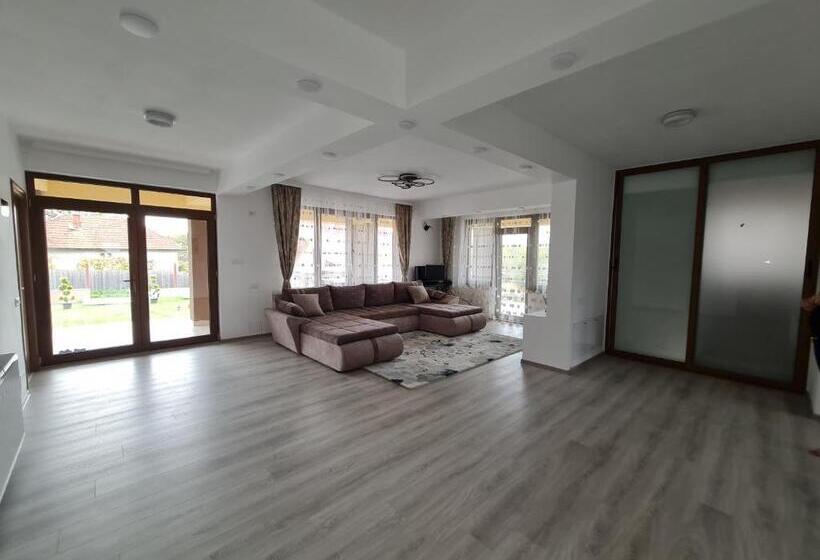 בית מלון כפרי Agropensiunea Maya Andrei