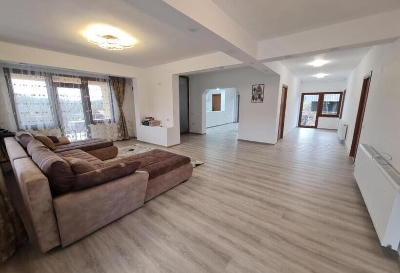 בית מלון כפרי Agropensiunea Maya Andrei