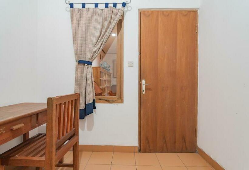 호텔 Koolkost Female Syariah @ Geusan Ulun Street