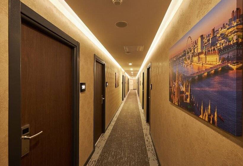 Trademark Collection By Wyndham Operla Airport Hotels