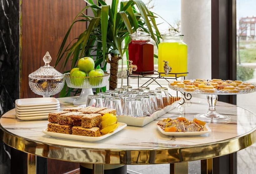 Trademark Collection By Wyndham Operla Airport Hotels